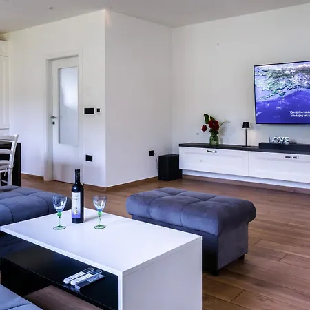 Villa Olive Tree *